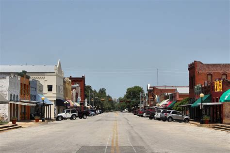 Smithville tx usa - About Smithville, TX. Smithville, TX is an idyllic small town nestled in the scenic Texas Hill Country. With a population of only around 3,400 people, Smithville has a warm and welcoming atmosphere that makes it a great place to call home. Residents enjoy spending time outdoors exploring the region’s natural beauty at nearby lakes and parks ... 